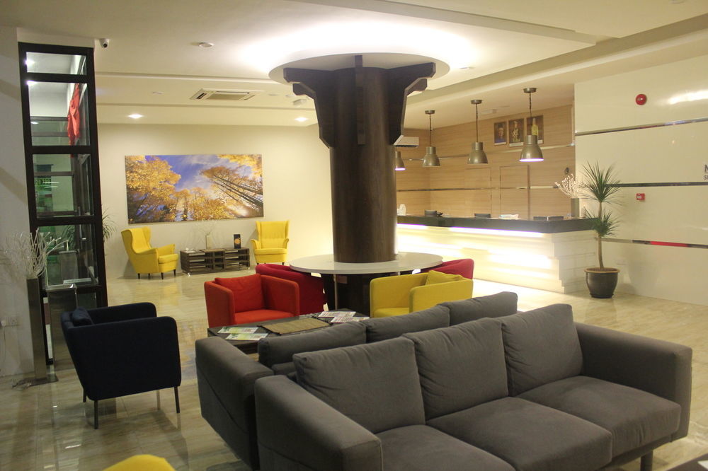 The Inn Bintulu Εξωτερικό φωτογραφία