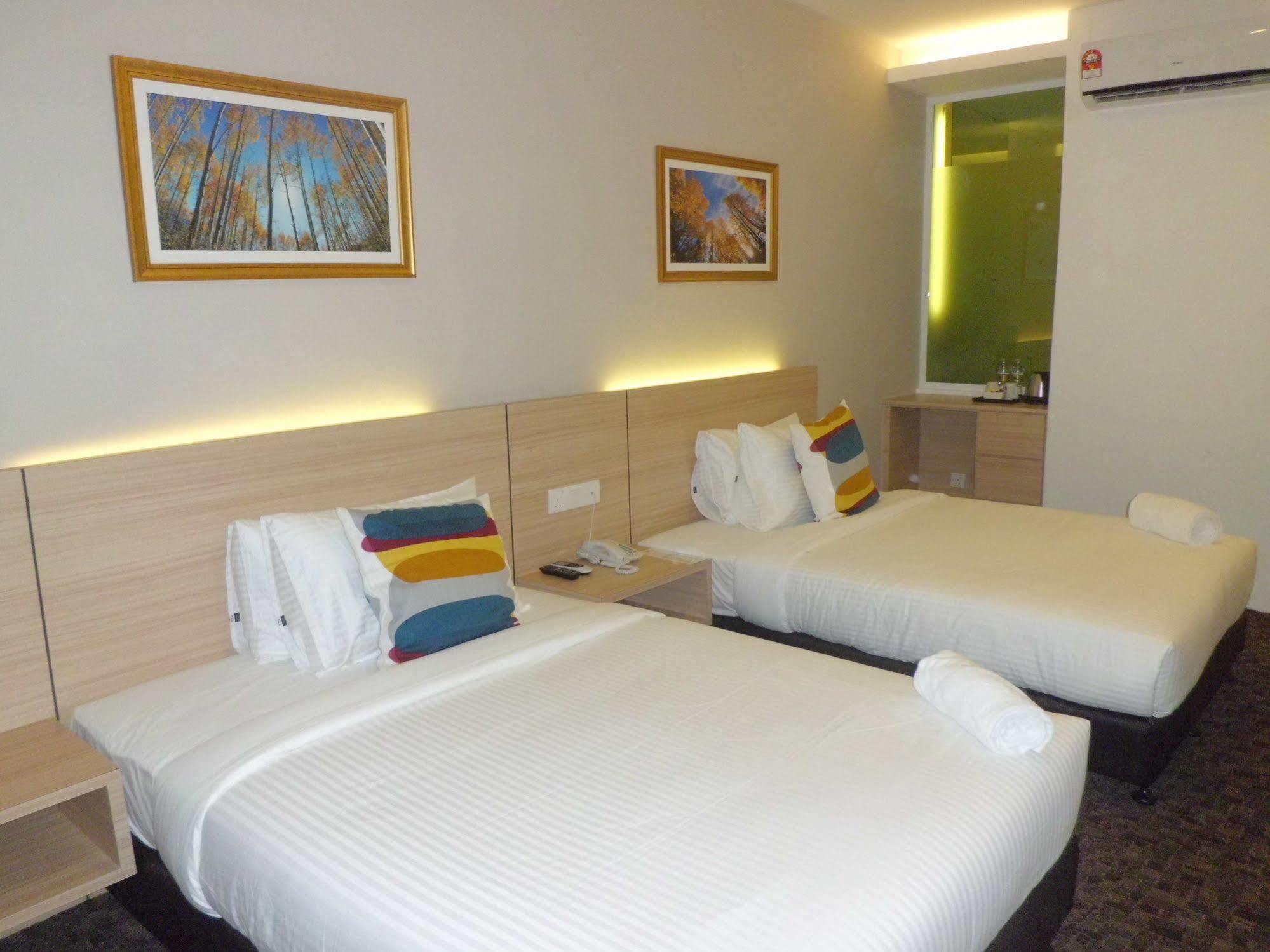 The Inn Bintulu Εξωτερικό φωτογραφία